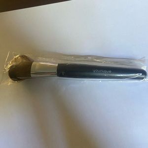 New Younique Tapered Blusher Brush